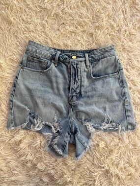 Good American Distressed Denim Cutoff Shorts Light Wash Size 2 / 26